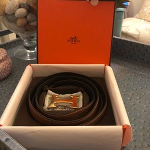 Hermès H Buckle with Reversible Leather Strap 32mm